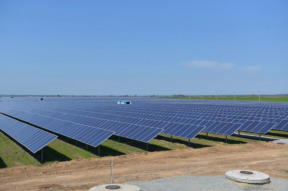 В Запорожской области ввели в эксплуатацию первую очередь крупнейшей в Украине солнечной электростанции