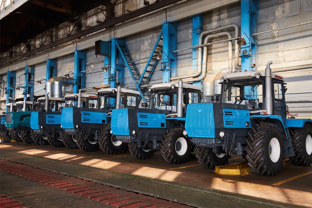 Харьковский тракторный завод восстановил производство
