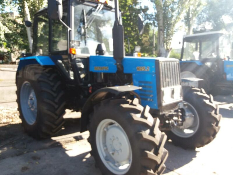 Новый трактор МТЗ Беларус 1025.2