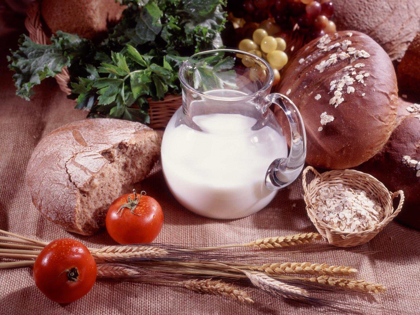 Молоко лук масло. Деревенские продукты. Овощи и молоко. Натуральные Деревенские продукты. Мясо молоко хлеб.