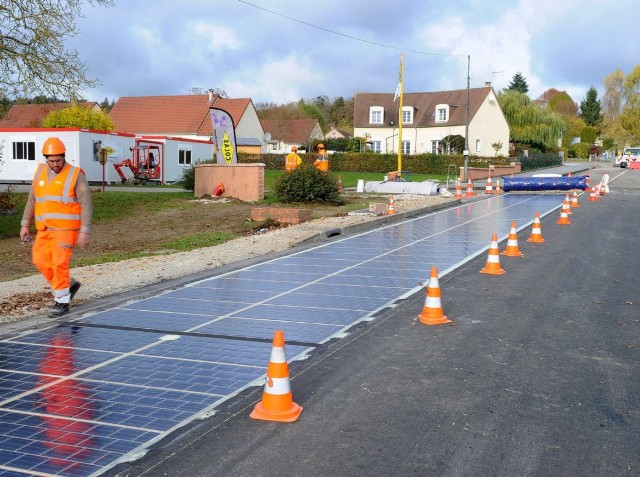 Французы будут производить «солнечное» дорожное покрытие