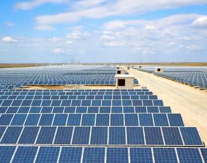 Закон о снижении "зеленого" тарифа для крупных солнечных электростанций в 1,8 раза вступил в действие