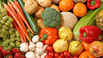 В Украине дешевеют тепличные овощи и клубника