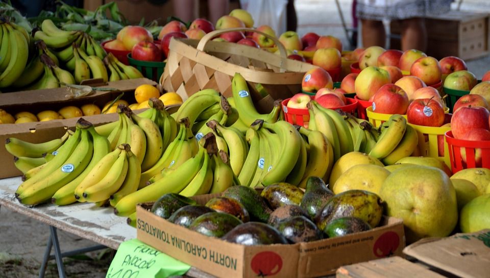 Импортные бананы раскупают охотнее недорогих отечественных яблок