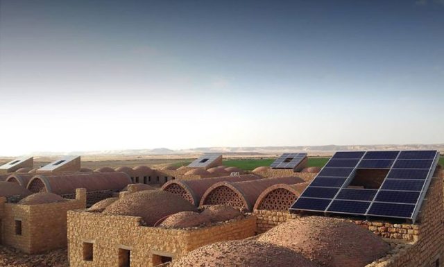 Египетская деревня питается исключительно солнечной энергией