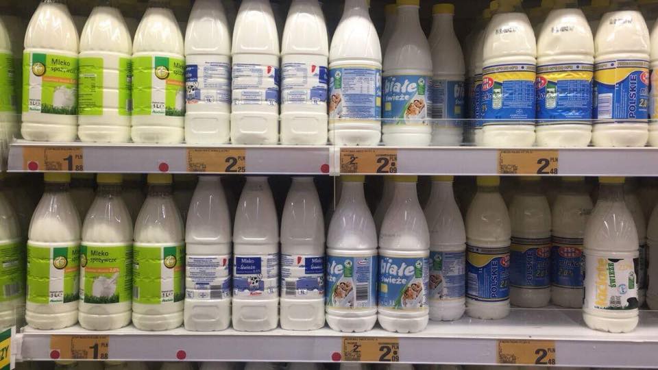 Молоко в Польше дешевле почти в два раза