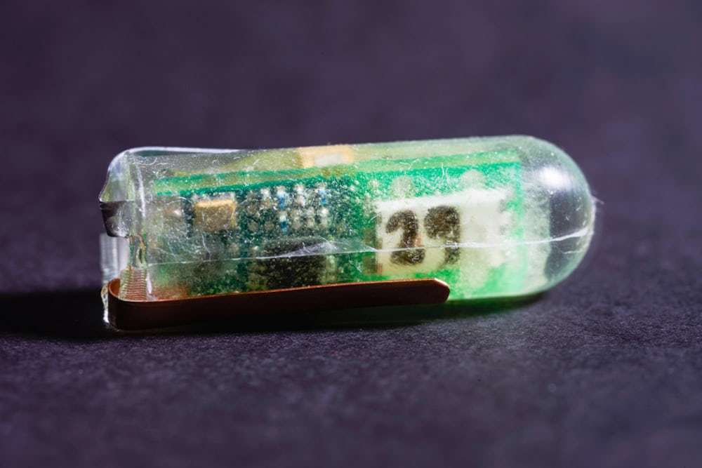 Инновационная батарейка работает от желудочного сока