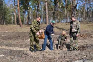 Кристина Юшкевич приняла участие в посадке леса в Черкасской области