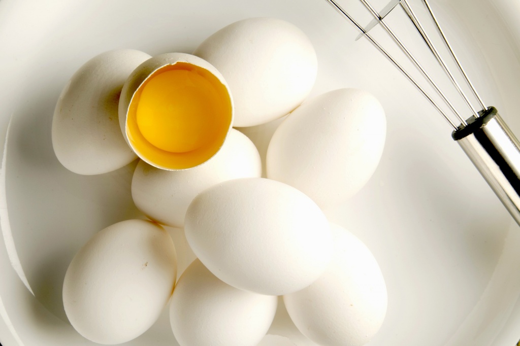 Куриные яйца стали более полезными для здоровья человека. Питательность и полезные свойства куриного яйца. Как определить свежесть яиц. Способы варки.