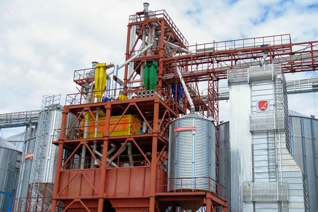 Современный зерновой элеватор на 27 тыс тонн заработал в Днепропетровской области