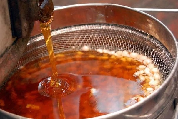 Проціджування меду