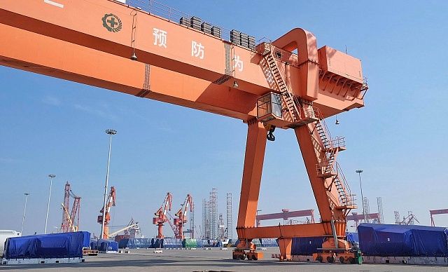 Погрузка в порту Тяньцзинь