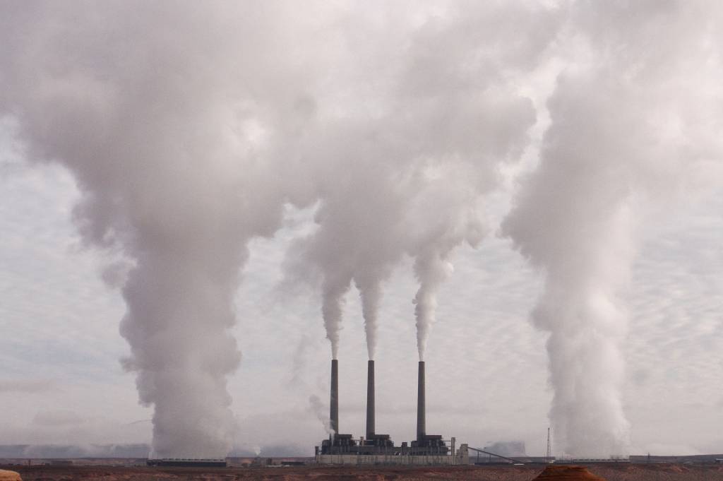 Выбросы парниковых газов приводят к изменению климата