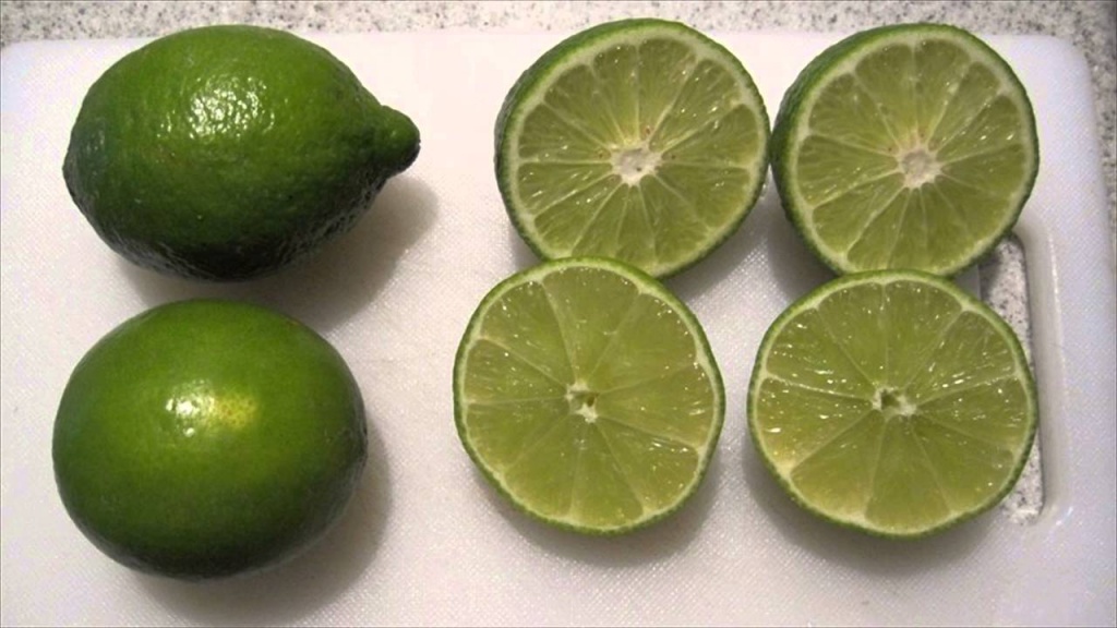 Лайм и зеленый лимон