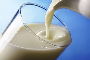 Отказ от молока второго сорта официально переносится на полгода