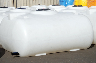 Пластиковая емкость для транспортировки на 5000 литров 