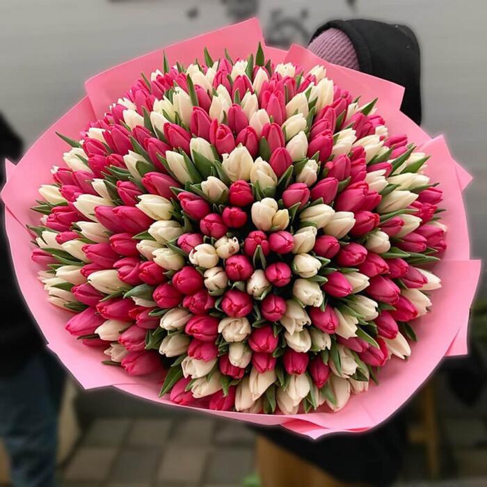 Весенний букет тюльпанов
