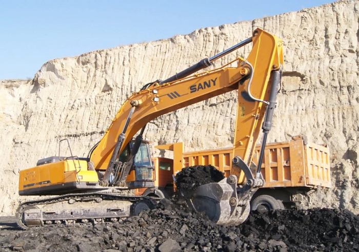 Экскаватор на погрузке, фото 1